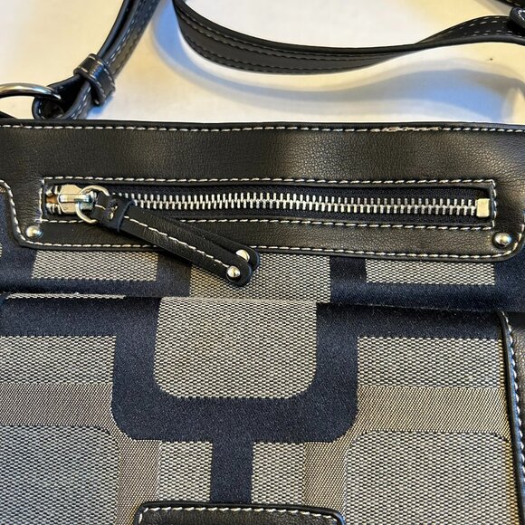 Nine West crossbody purse - Picture 3 of 16